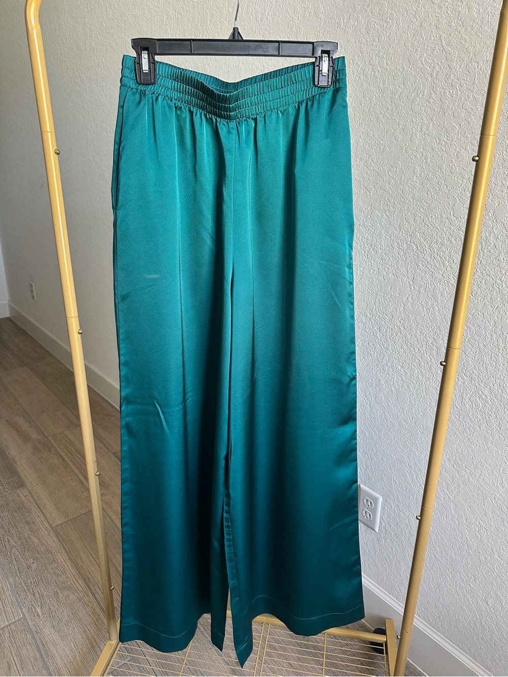 SHOW ME YOUR MUMU irwin pants in emerald luxe satin